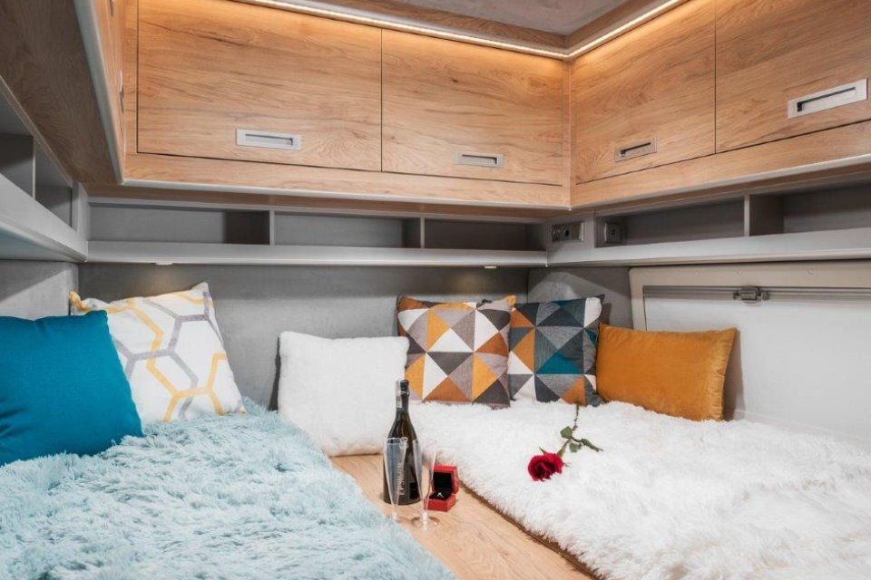 Bett Globe-Traveller Voyager Z in Opal-Line