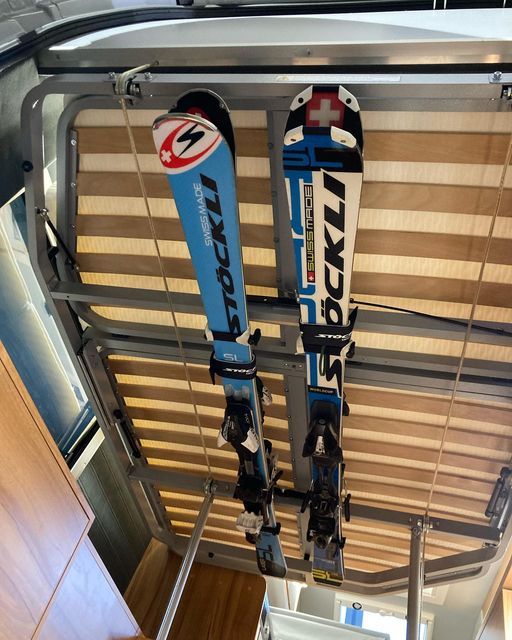 Ski-Halterung im Wohnmobil