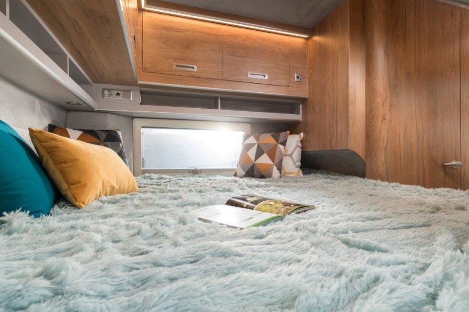 Grosse Liegewiese im Globe-Traveller Voyager Z in Opal-Line